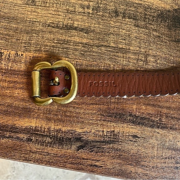 Fossil women’s Size Small Leather belt. Scalloped edge. EUC - Picture 7 of 7